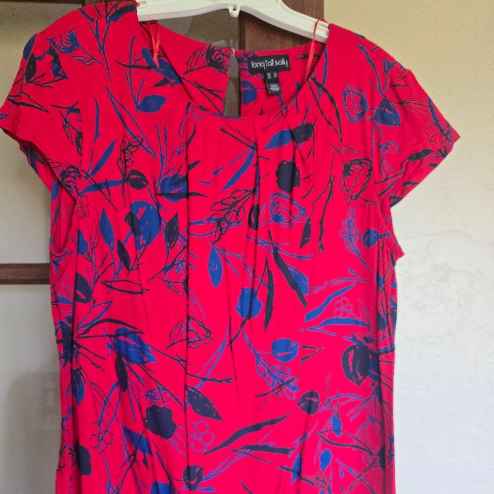 Long Tall Sally,  US 12, pleated neck red and blue floral shirt